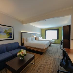 Standard Queen Room with Two Queen Beds and Mobility Accessible Roll-In Shower
