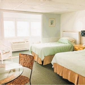 Deluxe Triple Room with 1 Queen and 1 Twin #26