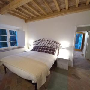Deluxe Room (2 Adults + 1 Child)