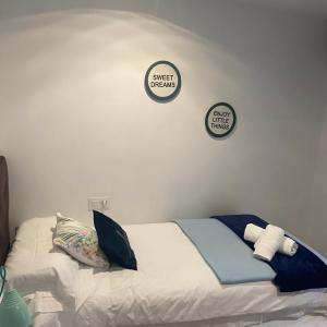Single Room with Shared Bathroom