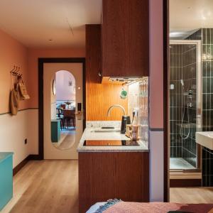 Studio Plus