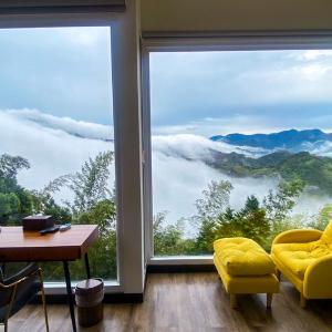 Twin Room with Mountain View