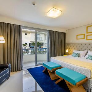 Queen Room with Pool View