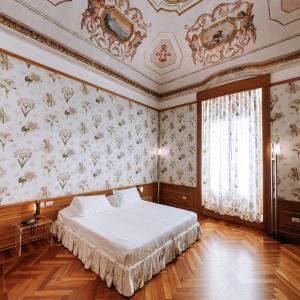 Deluxe Double or Twin Room with Spa Bath