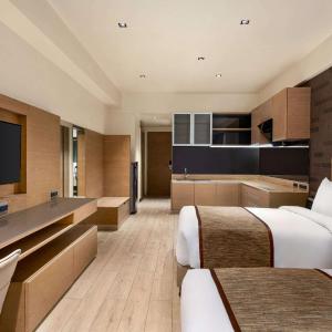 Deluxe Room with One Twin Bed - City or Garden View - Non-Smoking - 15% Discount on Food & Beverages, 20% Discount on SPA, Comp Early Check-in / Late Check-out upto 2 hours (Subject to availability) - Comp upgrade (Subject to availability)