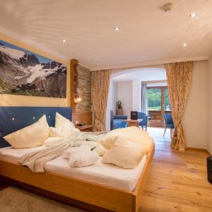 Junior Suite with Mountain View