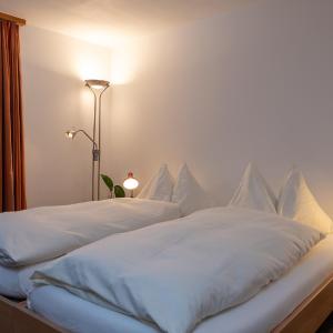 Standard Double Room with Shared Bathroom