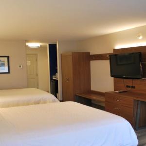 Standard Queen Room with Sofa Bed