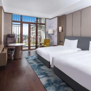 Deluxe King or Twin Room