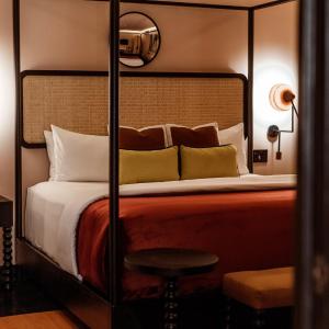 Suite with Hot Tub