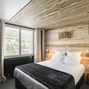 Standard Double Room with Pool access