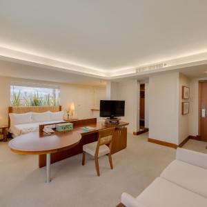King Suite with Spa Bath
