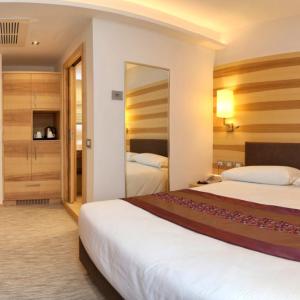 Double or Twin Room with Terrace