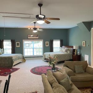 Deluxe Family Suite