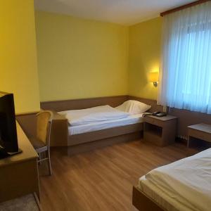 Twin Room with Bathroom