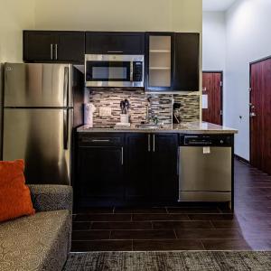 Queen Studio Suite with Two Queen Beds - Mobility Access Tub/Non-Smoking