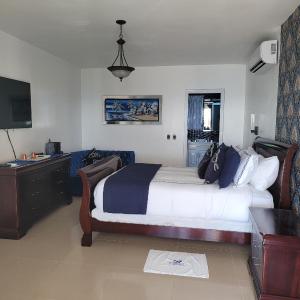 Deluxe Double Room with Balcony and Sea View