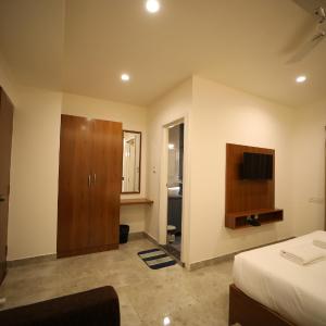 Deluxe Queen Suite