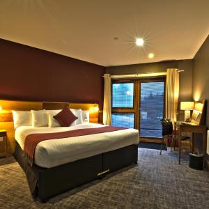 Deluxe Accessible Guest Room 