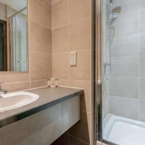Small Double Room with Double Bed - Non-Smoking
