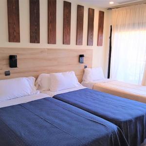 Standard Triple Room with Terrace