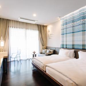 Luxury Room, 2 Twin/Single Bed(s) with Balcony - Non Smoking