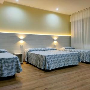 Quintuple Room