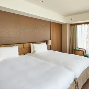 Deluxe Corner Twin Room with Lounge Access