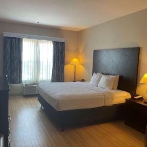 King Room with Bath Tub - Disability Access/Non-Smoking 
