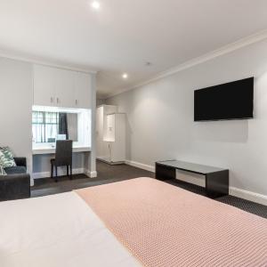 Standard Spa Room