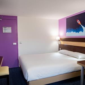 2 Communicating Double Rooms 