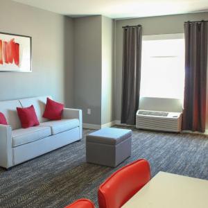One-Bedroom Suite with Two Queen Beds - Non-Smoking