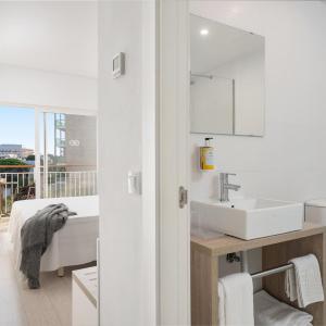 Twin Room with City View