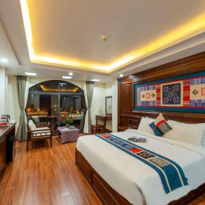 Double or Twin Room with Mountain View