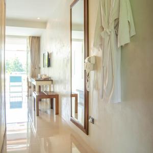 Ionian Superior High Floor River View ( Double Bed )