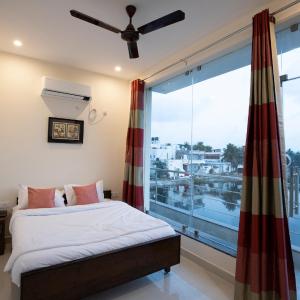 Queen Room with Balcony