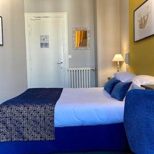 Double Room with Street View