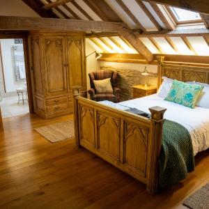Deluxe King Suite