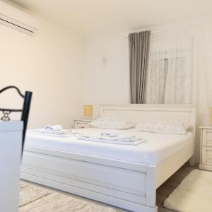 King Room with Balcony