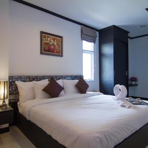 Two-Bedroom Suite