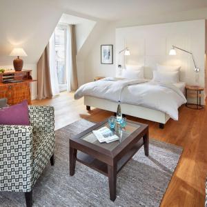 Junior Suite with Garden View
