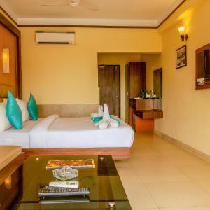 Premium Room with Pool View