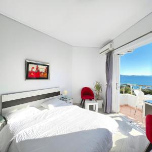 Double Room with Balcony and Sea View