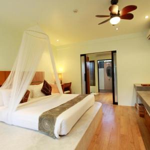 King Room with Spa Bath