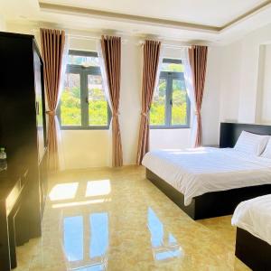 Deluxe Queen Room with Two Queen Beds