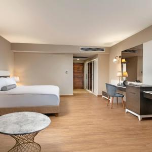 Garden Floor Room