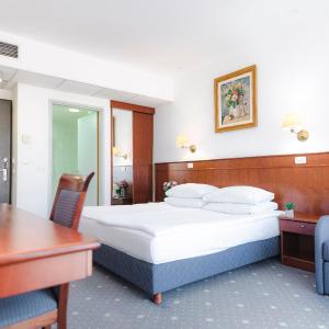 Double or Twin Room with Balcony
