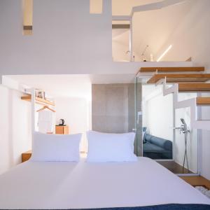 Arched Sea View Loft Suite with Seasonal Hot Tub