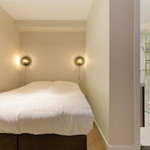 One-Bedroom Apartment with Balcony