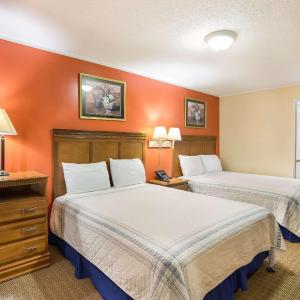 Standard Double Room with Two Double Beds - Smoking/Ground Floor